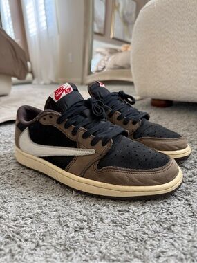 Travis Scott X Jordan 1 Low Mocha Size 10.5